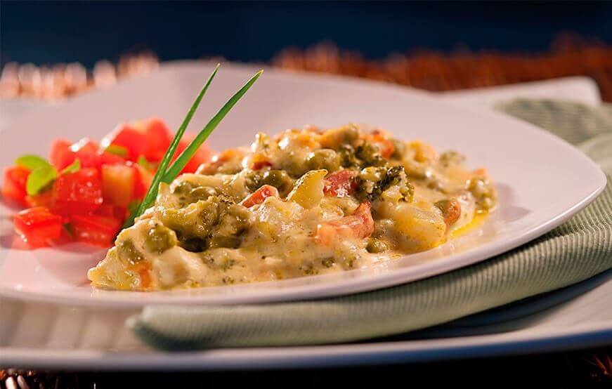 Gratinado de legumes verdes e bacon