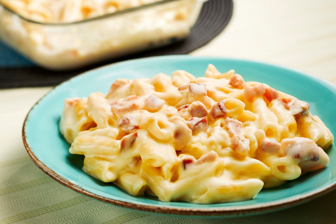 Macarrão com panceta e queijo