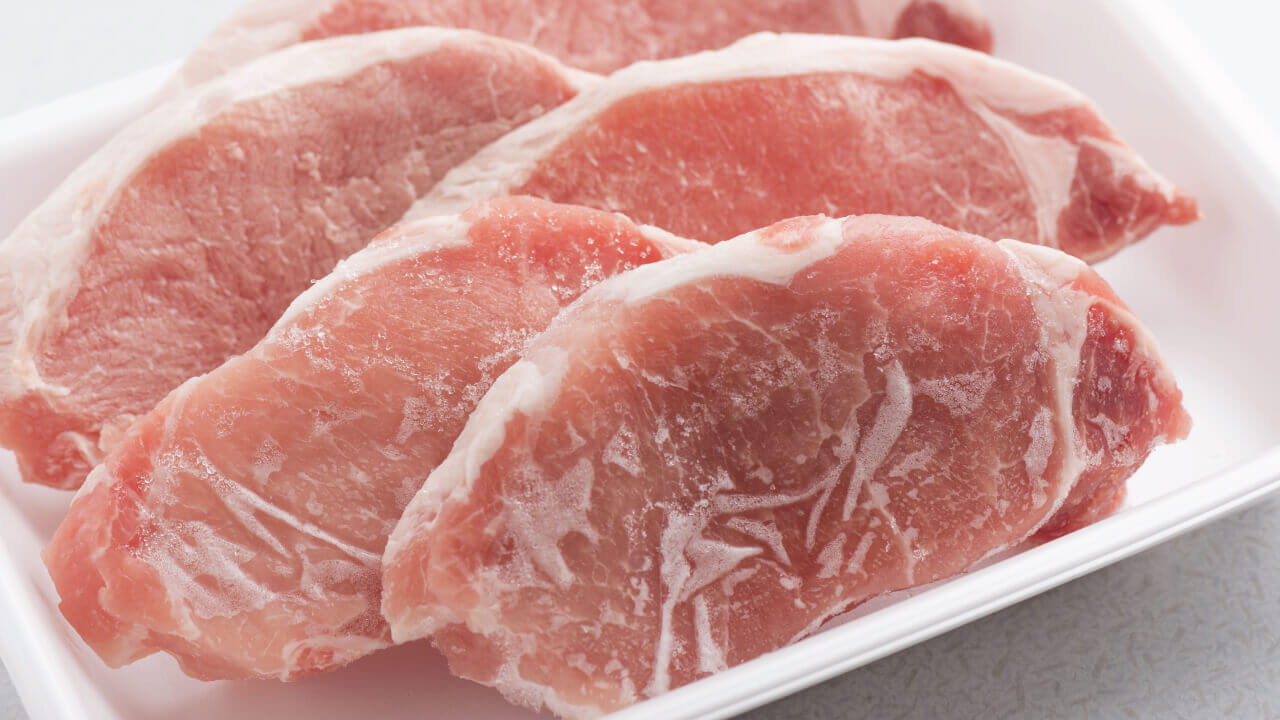 Durante quanto tempo é seguro ter a carne suína congelada?