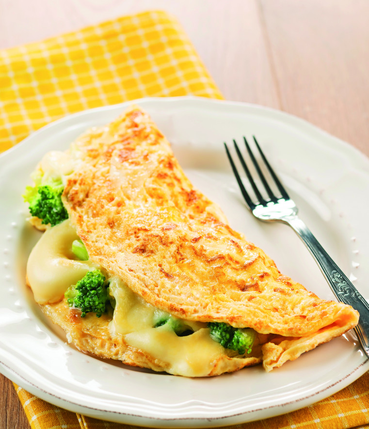 Omelete com brócolis e requeijão cremoso
