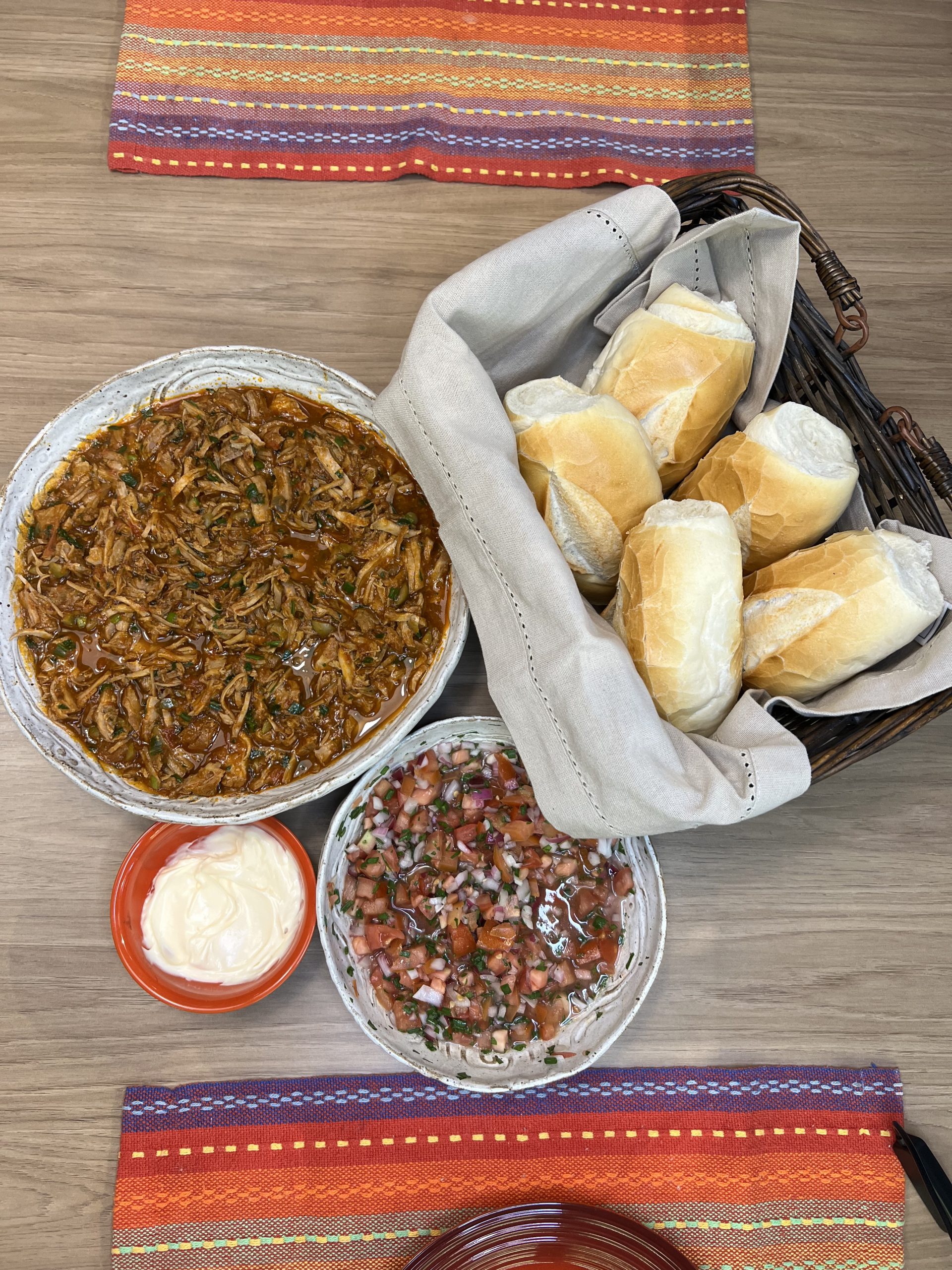Lanche de Pernil Suíno Assado