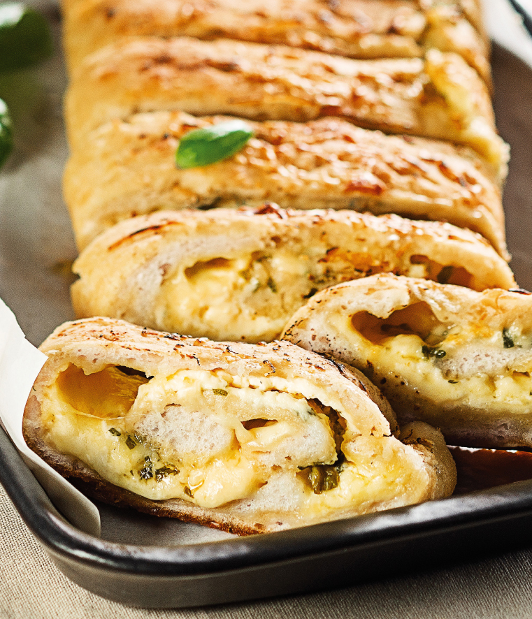 Strombolli de Mussarela e Gorgonzola