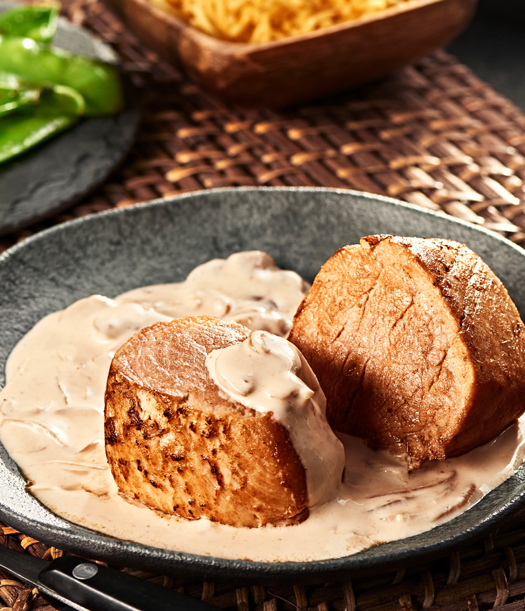 Mignon Suíno ao Molho de Champignon