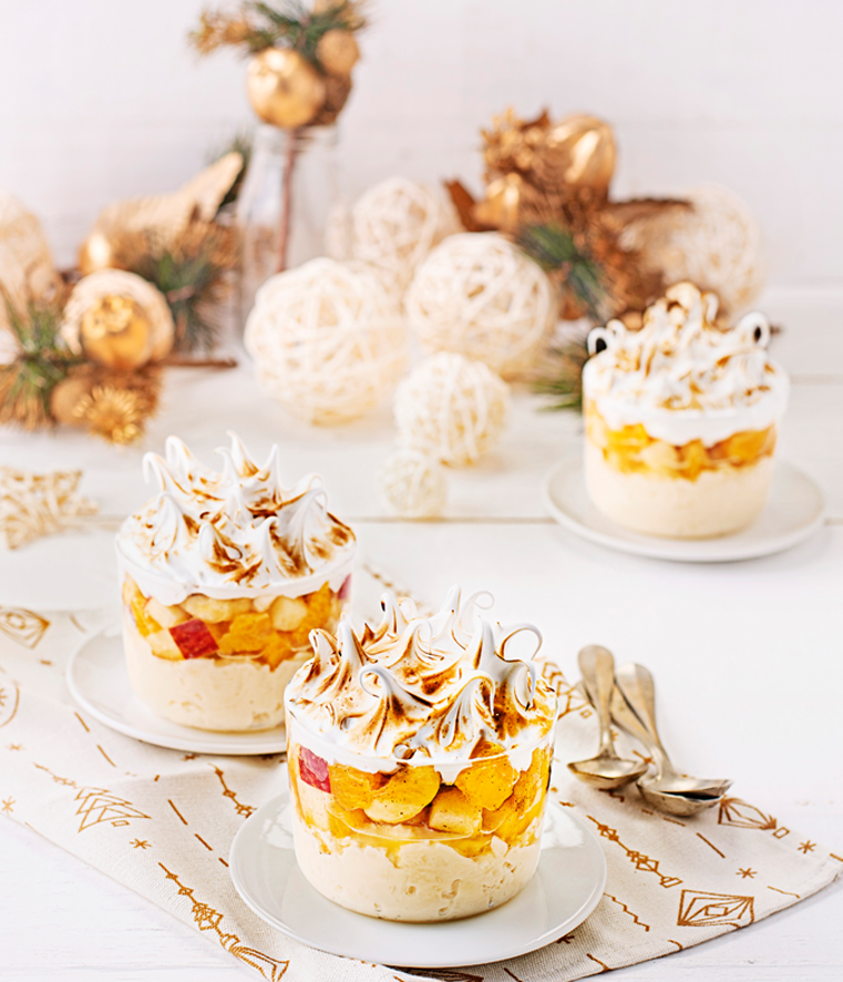Taças de Frutas com Cocada e Merengue