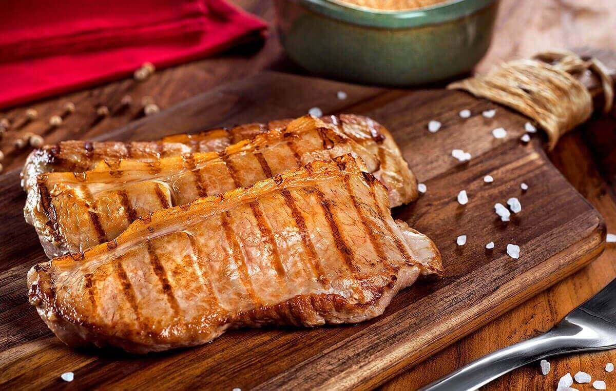 Picanha Suína Frimesa assada com manteiga aromatizada