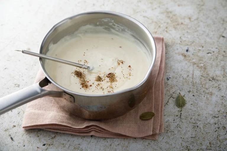 Creme de leite talhado: como evitar e recuperar o preparo