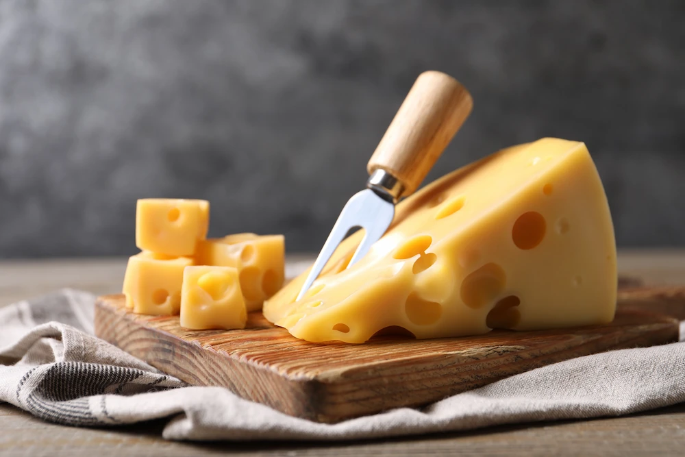 Como aproveitar sobras de queijo em um molho cremoso